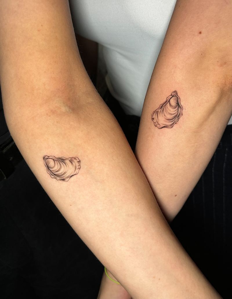 Matching Muschel-Tattoo - Event-Tattoo Beispiel